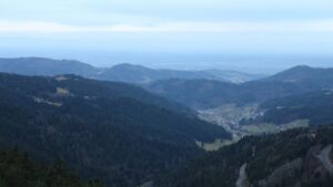 Dieses Bild zeigt eine Webcam-Aufnahme vom Achertal, aufgenommen am Freitag, den 19.12.2025 um 16:20 Uhr. Die Temperatur betrug 7.2°C.