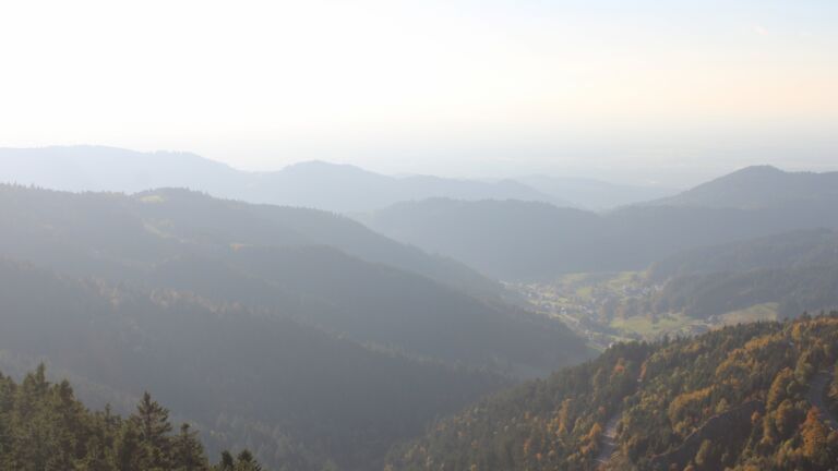 Dieses Bild zeigt eine Webcam-Aufnahme vom Achertal, aufgenommen am Samstag, den 11.10.2025 um 17:30 Uhr. Die Temperatur betrug 10.8°C.