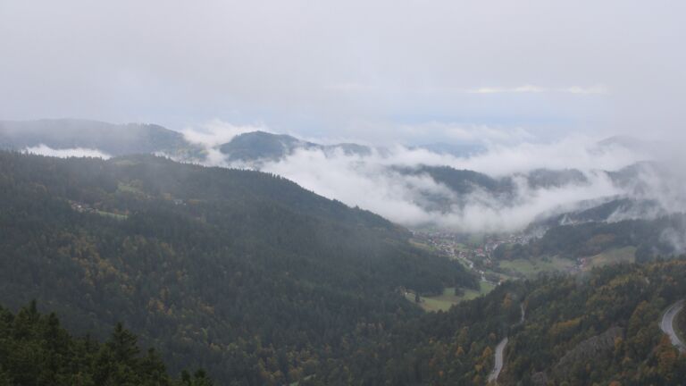Dieses Bild zeigt eine Webcam-Aufnahme vom Achertal, aufgenommen am Donnerstag, den 09.10.2025 um 10:30 Uhr. Die Temperatur betrug 7.1°C.