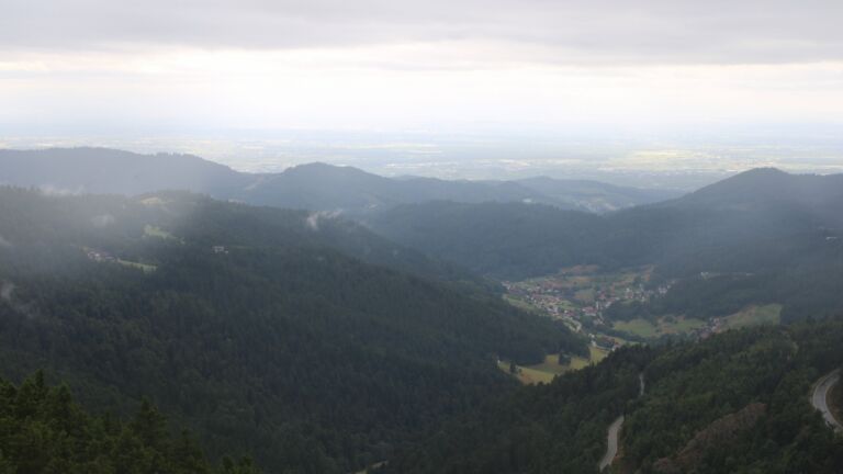 Dieses Bild zeigt eine Webcam-Aufnahme vom Achertal, aufgenommen am Mittwoch, den 16.07.2025 um 14:50 Uhr. Die Temperatur betrug 11.6°C.
