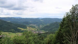 Dieses Bild zeigt eine Webcam-Aufnahme vom Achertal, aufgenommen am Mittwoch, den 10.06.2026 um 13:40 Uhr. Die Temperatur betrug 14.1°C.