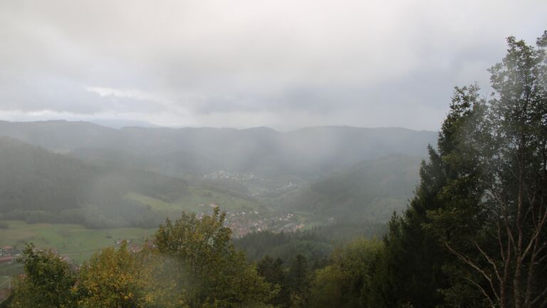Dieses Bild zeigt eine Webcam-Aufnahme vom Achertal, aufgenommen am Samstag, den 24.10.2026 um 17:20 Uhr. Die Temperatur betrug 5.4°C.