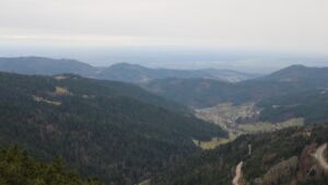 Dieses Bild zeigt eine Webcam-Aufnahme vom Achertal, aufgenommen am Mittwoch, den 10.12.2025 um 13:40 Uhr. Die Temperatur betrug 6.3°C.