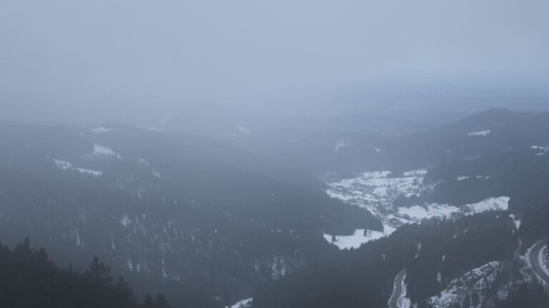 Dieses Bild zeigt eine Webcam-Aufnahme vom Achertal, aufgenommen am Dienstag, den 13.01.2026 um 08:40 Uhr. Die Temperatur betrug 3.1°C.