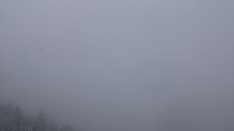 Dieses Bild zeigt eine Webcam-Aufnahme vom Achertal, aufgenommen am Dienstag, den 25.11.2025 um 11:40 Uhr. Die Temperatur betrug -0.4°C.