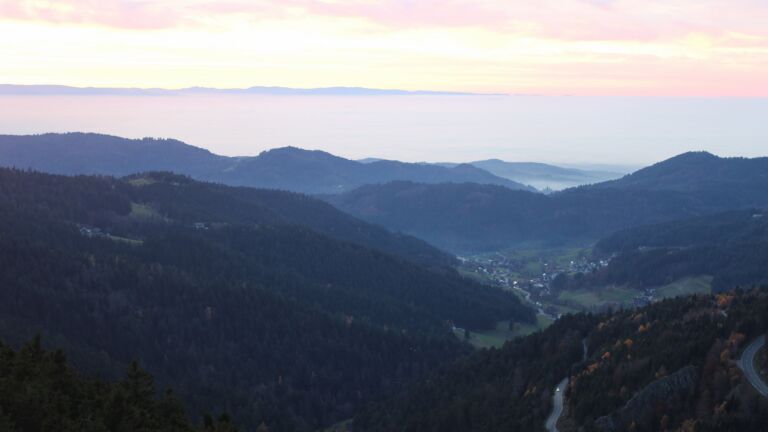 Dieses Bild zeigt eine Webcam-Aufnahme vom Achertal, aufgenommen am Donnerstag, den 06.11.2025 um 17:10 Uhr. Die Temperatur betrug 9.2°C.