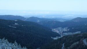 Dieses Bild zeigt eine Webcam-Aufnahme vom Achertal, aufgenommen am Montag, den 01.12.2025 um 07:30 Uhr. Die Temperatur betrug -1.4°C.