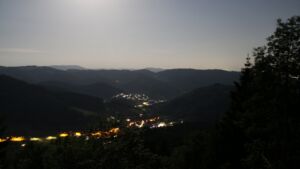 Dieses Bild zeigt eine Webcam-Aufnahme vom Achertal, aufgenommen am Donnerstag, den 28.05.2026 um 00:30 Uhr. Die Temperatur betrug 19.1°C.