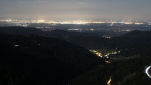 Dieses Bild zeigt eine Webcam-Aufnahme vom Achertal, aufgenommen am Freitag, den 05.09.2025 um 22:30 Uhr. Die Temperatur betrug 10.7°C.