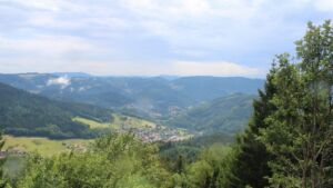 Dieses Bild zeigt eine Webcam-Aufnahme vom Achertal, aufgenommen am Freitag, den 17.07.2026 um 16:10 Uhr. Die Temperatur betrug 20.8°C.
