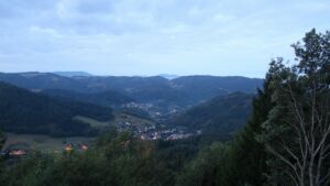 Dieses Bild zeigt eine Webcam-Aufnahme vom Achertal, aufgenommen am Mittwoch, den 26.08.2026 um 06:10 Uhr. Die Temperatur betrug 16.3°C.