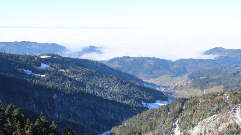 Dieses Bild zeigt eine Webcam-Aufnahme vom Achertal, aufgenommen am Samstag, den 22.11.2025 um 11:20 Uhr. Die Temperatur betrug -3.1°C.