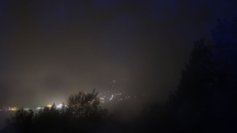 Dieses Bild zeigt eine Webcam-Aufnahme vom Achertal, aufgenommen am Dienstag, den 13.10.2026 um 21:00 Uhr. Die Temperatur betrug 11.1°C.