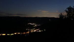 Dieses Bild zeigt eine Webcam-Aufnahme vom Achertal, aufgenommen am Montag, den 31.08.2026 um 21:30 Uhr. Die Temperatur betrug 14.5°C.
