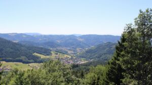 Dieses Bild zeigt eine Webcam-Aufnahme vom Achertal, aufgenommen am Freitag, den 10.07.2026 um 14:40 Uhr. Die Temperatur betrug 32.1°C.