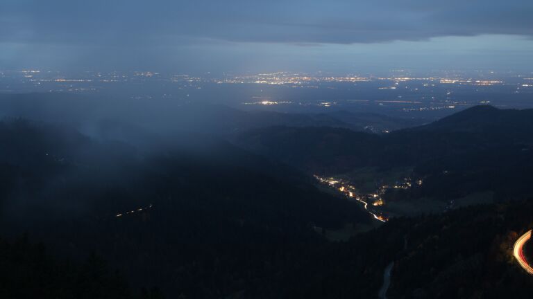 Dieses Bild zeigt eine Webcam-Aufnahme vom Achertal, aufgenommen am Montag, den 03.11.2025 um 06:40 Uhr. Die Temperatur betrug 2.4°C.