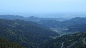 Dieses Bild zeigt eine Webcam-Aufnahme vom Achertal, aufgenommen am Dienstag, den 28.04.2026 um 06:10 Uhr. Die Temperatur betrug 9.4°C.