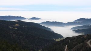 Dieses Bild zeigt eine Webcam-Aufnahme vom Achertal, aufgenommen am Dienstag, den 16.12.2025 um 12:20 Uhr. Die Temperatur betrug 10.5°C.