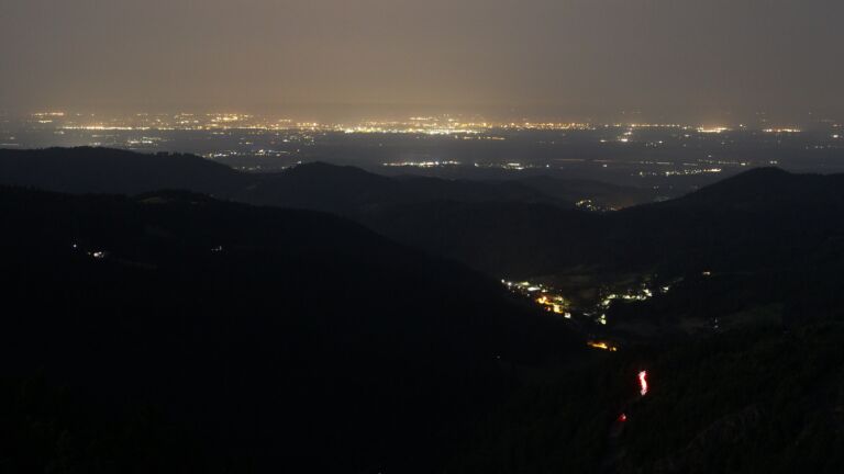 Dieses Bild zeigt eine Webcam-Aufnahme vom Achertal, aufgenommen am Samstag, den 14.06.2025 um 03:10 Uhr. Die Temperatur betrug 23.3°C.