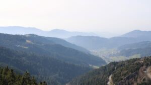 Dieses Bild zeigt eine Webcam-Aufnahme vom Achertal, aufgenommen am Samstag, den 07.03.2026 um 15:00 Uhr. Die Temperatur betrug 14.1°C.