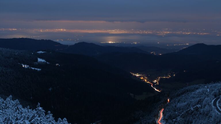 Dieses Bild zeigt eine Webcam-Aufnahme vom Achertal, aufgenommen am Donnerstag, den 27.11.2025 um 07:10 Uhr. Die Temperatur betrug -3.1°C.