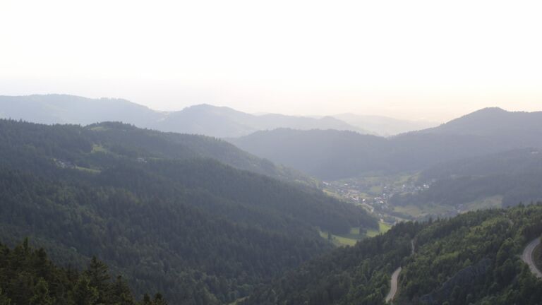 Dieses Bild zeigt eine Webcam-Aufnahme vom Achertal, aufgenommen am Donnerstag, den 29.05.2025 um 19:50 Uhr. Die Temperatur betrug 13.1°C.