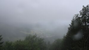 Dieses Bild zeigt eine Webcam-Aufnahme vom Achertal, aufgenommen am Dienstag, den 09.06.2026 um 12:20 Uhr. Die Temperatur betrug 10.3°C.