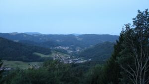 Dieses Bild zeigt eine Webcam-Aufnahme vom Achertal, aufgenommen am Samstag, den 25.07.2026 um 05:30 Uhr. Die Temperatur betrug 20°C.
