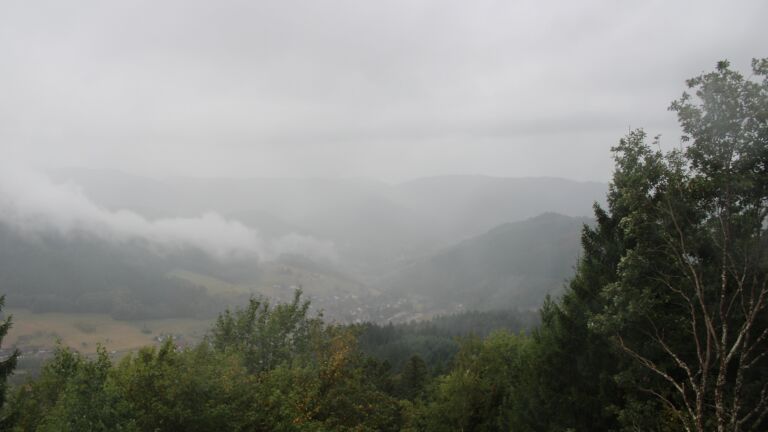 Dieses Bild zeigt eine Webcam-Aufnahme vom Achertal, aufgenommen am Freitag, den 21.08.2026 um 19:00 Uhr. Die Temperatur betrug 13.8°C.