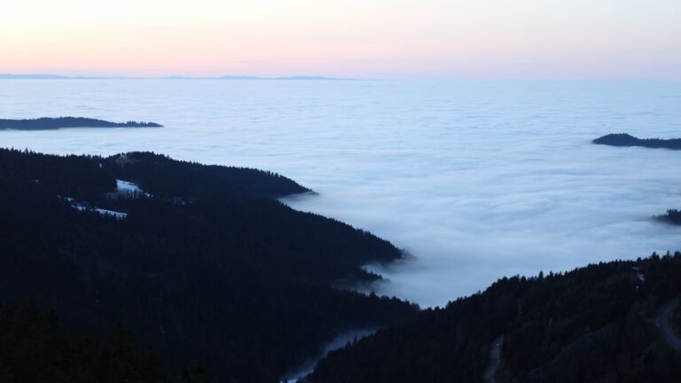 Dieses Bild zeigt eine Webcam-Aufnahme vom Achertal, aufgenommen am Montag, den 19.01.2026 um 17:10 Uhr. Die Temperatur betrug 6.9°C.