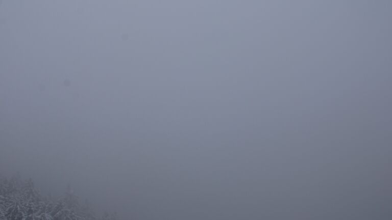 Dieses Bild zeigt eine Webcam-Aufnahme vom Achertal, aufgenommen am Mittwoch, den 26.11.2025 um 10:40 Uhr. Die Temperatur betrug -1.4°C.