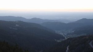 Dieses Bild zeigt eine Webcam-Aufnahme vom Achertal, aufgenommen am Montag, den 02.03.2026 um 18:30 Uhr. Die Temperatur betrug 7.5°C.