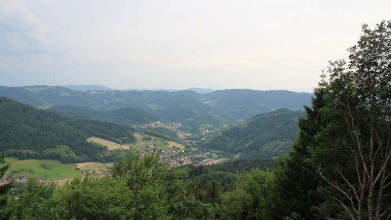 Dieses Bild zeigt eine Webcam-Aufnahme vom Achertal, aufgenommen am Freitag, den 19.06.2026 um 20:10 Uhr. Die Temperatur betrug 30.1°C.