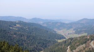 Dieses Bild zeigt eine Webcam-Aufnahme vom Achertal, aufgenommen am Dienstag, den 24.03.2026 um 11:10 Uhr. Die Temperatur betrug 9.4°C.