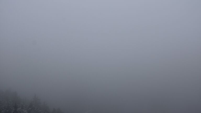 Dieses Bild zeigt eine Webcam-Aufnahme vom Achertal, aufgenommen am Montag, den 24.11.2025 um 15:30 Uhr. Die Temperatur betrug 0.4°C.