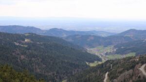 Dieses Bild zeigt eine Webcam-Aufnahme vom Achertal, aufgenommen am Sonntag, den 05.04.2026 um 14:50 Uhr. Die Temperatur betrug 11.8°C.