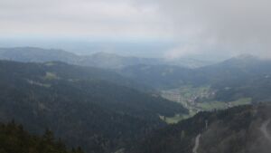 Dieses Bild zeigt eine Webcam-Aufnahme vom Achertal, aufgenommen am Dienstag, den 22.04.2025 um 06:30 Uhr. Die Temperatur betrug 5.2°C.