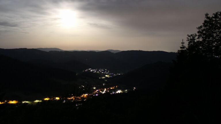 Dieses Bild zeigt eine Webcam-Aufnahme vom Achertal, aufgenommen am Sonntag, den 31.05.2026 um 03:10 Uhr. Die Temperatur betrug 21.4°C.