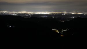 Dieses Bild zeigt eine Webcam-Aufnahme vom Achertal, aufgenommen am Samstag, den 01.11.2025 um 05:40 Uhr. Die Temperatur betrug 12.1°C.