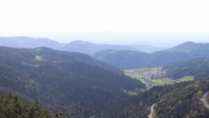 Dieses Bild zeigt eine Webcam-Aufnahme vom Achertal, aufgenommen am Donnerstag, den 16.04.2026 um 18:00 Uhr. Die Temperatur betrug 13.1°C.