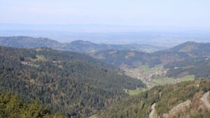 Dieses Bild zeigt eine Webcam-Aufnahme vom Achertal, aufgenommen am Freitag, den 17.04.2026 um 10:20 Uhr. Die Temperatur betrug 13.8°C.