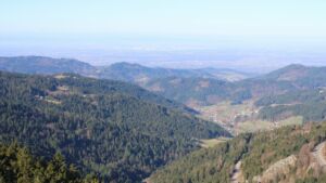 Dieses Bild zeigt eine Webcam-Aufnahme vom Achertal, aufgenommen am Montag, den 02.03.2026 um 10:10 Uhr. Die Temperatur betrug 9.3°C.