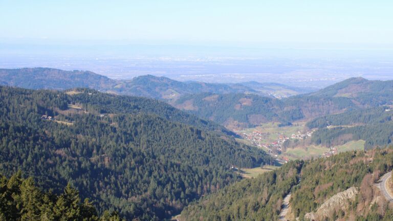 Dieses Bild zeigt eine Webcam-Aufnahme vom Achertal, aufgenommen am Montag, den 02.03.2026 um 10:10 Uhr. Die Temperatur betrug 9.3°C.