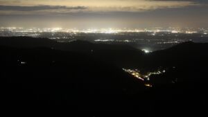 Dieses Bild zeigt eine Webcam-Aufnahme vom Achertal, aufgenommen am Mittwoch, den 17.09.2025 um 21:10 Uhr. Die Temperatur betrug 11.8°C.