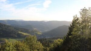 Dieses Bild zeigt eine Webcam-Aufnahme vom Achertal, aufgenommen am Mittwoch, den 23.09.2026 um 18:30 Uhr. Die Temperatur betrug 22.8°C.