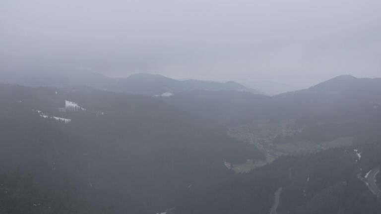 Dieses Bild zeigt eine Webcam-Aufnahme vom Achertal, aufgenommen am Sonntag, den 01.02.2026 um 10:20 Uhr. Die Temperatur betrug 2.5°C.