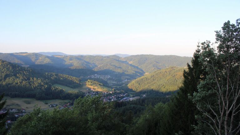 Dieses Bild zeigt eine Webcam-Aufnahme vom Achertal, aufgenommen am Samstag, den 08.08.2026 um 07:10 Uhr. Die Temperatur betrug 18.5°C.