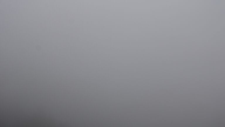 Dieses Bild zeigt eine Webcam-Aufnahme vom Achertal, aufgenommen am Montag, den 08.12.2025 um 11:10 Uhr. Die Temperatur betrug 7.8°C.