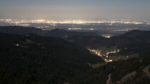 Dieses Bild zeigt eine Webcam-Aufnahme vom Achertal, aufgenommen am Montag, den 02.03.2026 um 20:30 Uhr. Die Temperatur betrug 6.3°C.