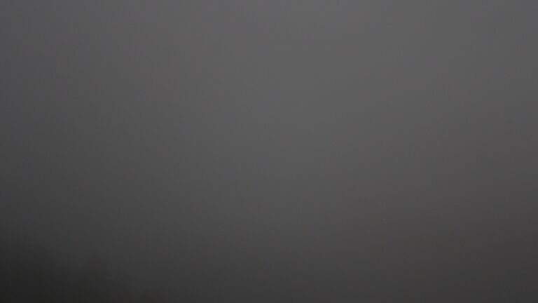 Dieses Bild zeigt eine Webcam-Aufnahme vom Achertal, aufgenommen am Sonntag, den 07.12.2025 um 00:00 Uhr. Die Temperatur betrug 3.4°C.